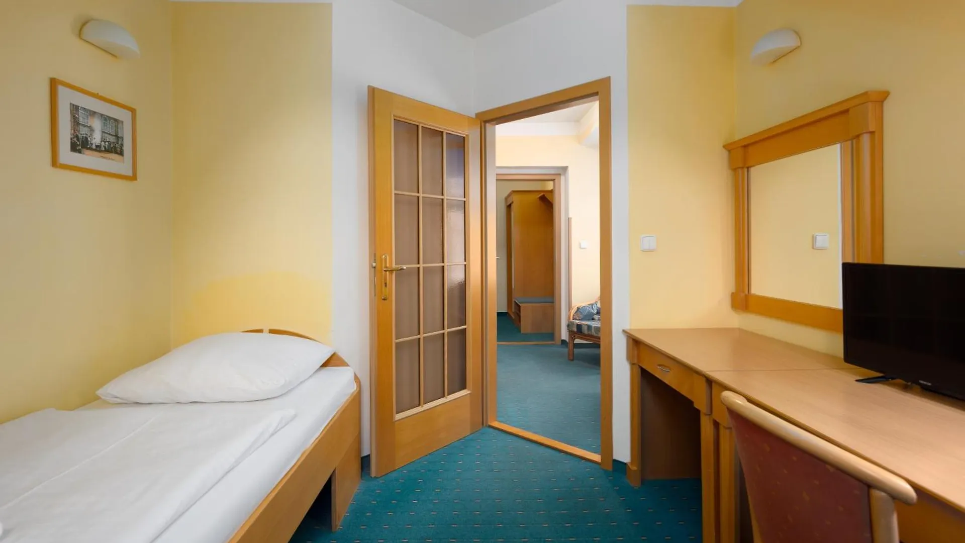 Wellness Hotel Jean De Carro Karlovy Vary 4*,